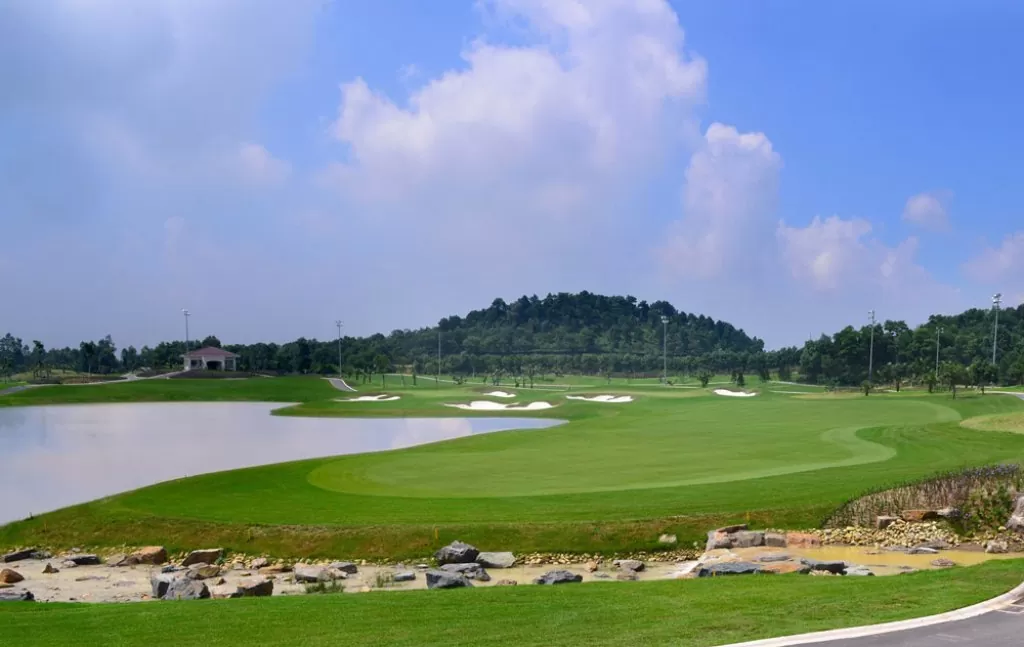 Sân golf Legend Hill có hệ thống sân cỏ đạt chất lượng và tiêu chuẩn quốc tế 5 sao