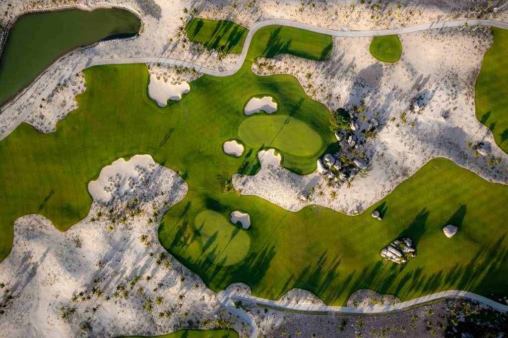 Sân golf Bình Tiên với thiết kế tận dụng tối đa lợi thế thiên nhiên.