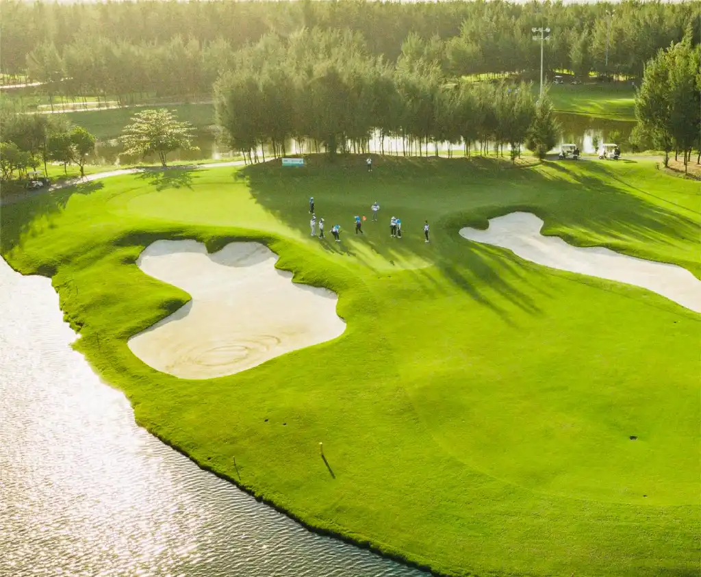 Sân golf FLC Sầm Sơn ấn tượng với thiết kế hệ thống cỏ xanh đẹp