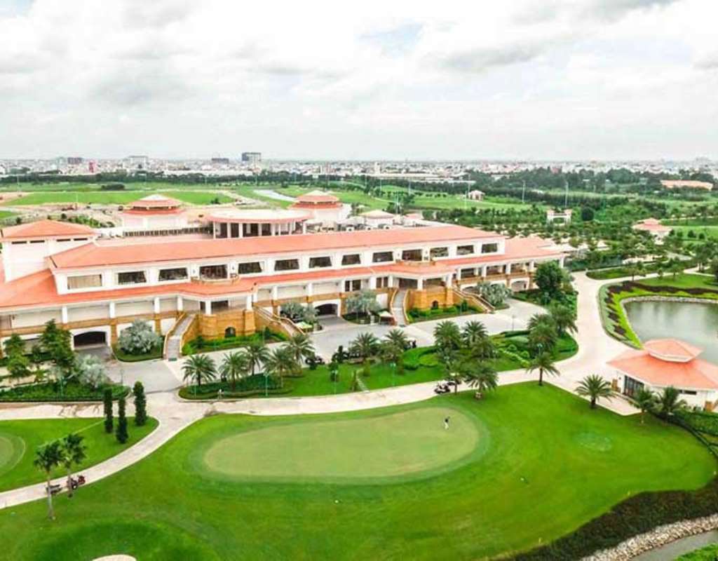 Vị trí sân golf Him Lam ngay trung tâm vô cùng thuận lợi