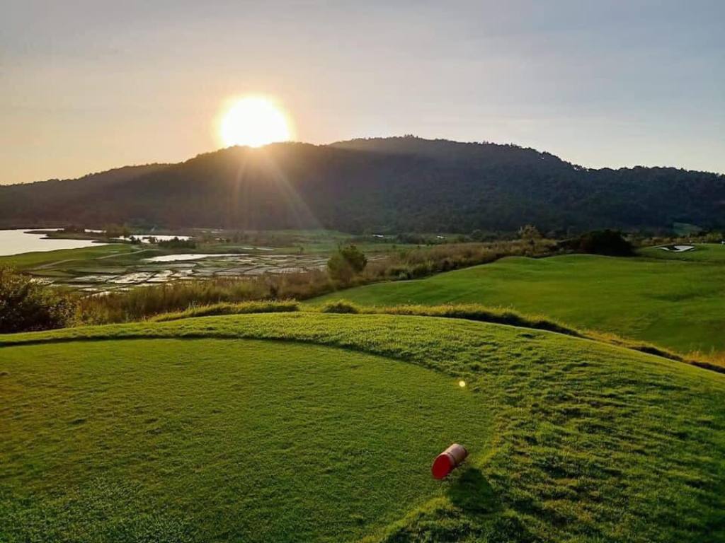 Không gian sân gôn Đà Lạt 1200