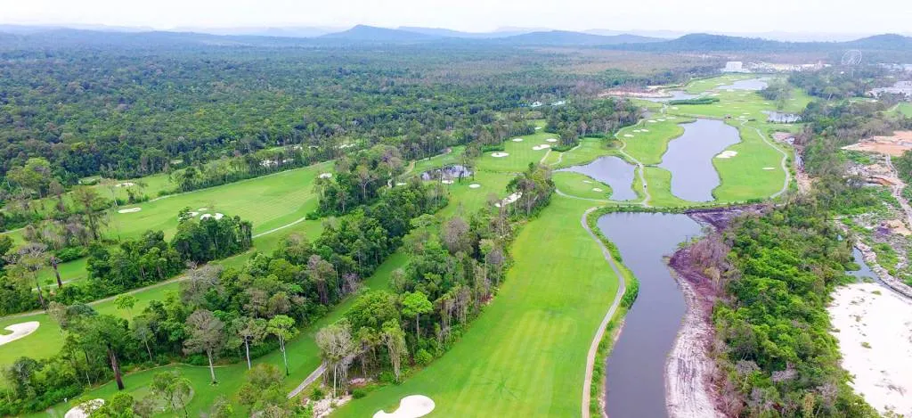 Là sân golf tiên phong của Việt Nam, sân Vinpearl Phú Quốc ngày càng thu hút nhiều golfer và khách tham quan.