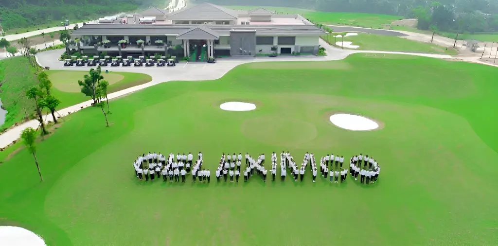 Sân golf Hilltop Hòa Bình trở thành địa điểm thu hút khách du lịch nói chung và các golfer từ khắp nơi trên toàn quốc.