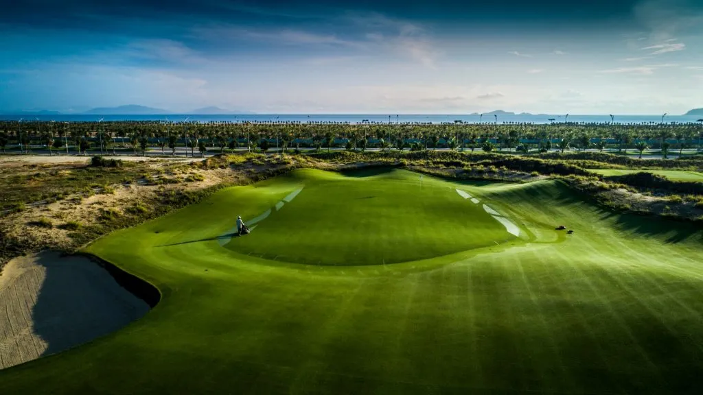 Không gian sân golf Cam Ranh chuẩn quốc tế