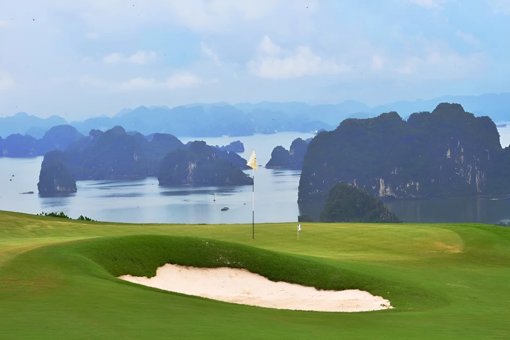 Sân Phúc Tiến golf course được mong đợi sẽ trở thành điểm chất lượng cao.