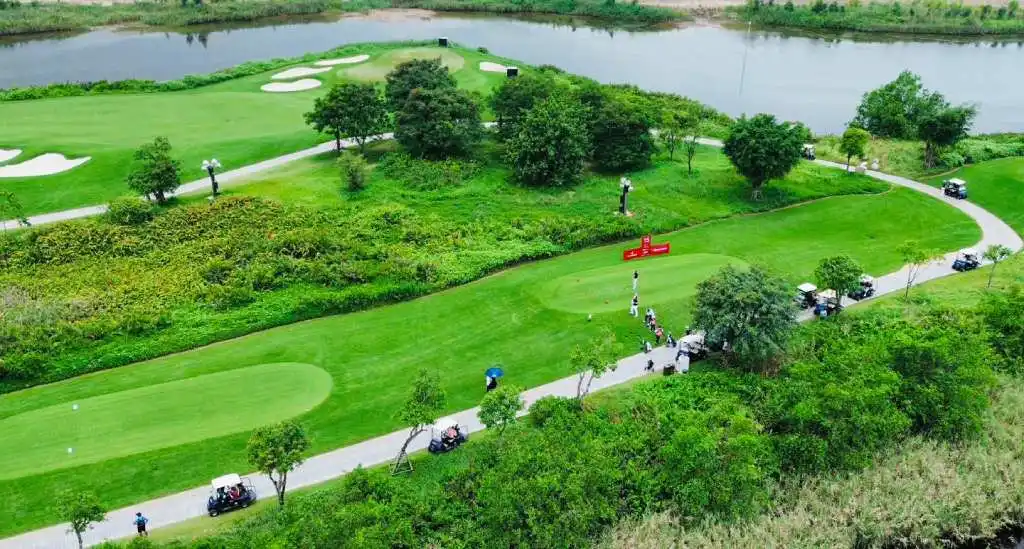 Với đa dạng các dịch vụ nghỉ dưỡng và giải trí, giá sân golf Vinpearl Nha Trang được đánh giá là hợp lý