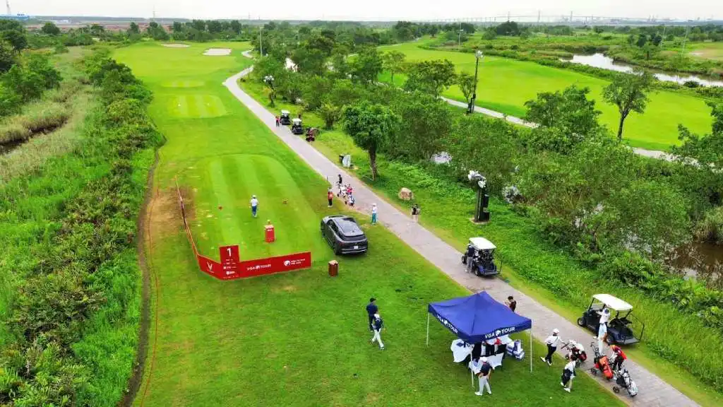 Vinpearl golf Nha Trang mang lại nhiều trải nghiệm mới lạ và thú vị.