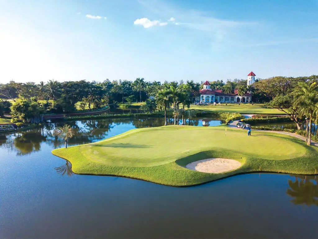 Sân golf Mê Kong được đánh giá cao nhờ thiết kế hiện đại và độc đáo.