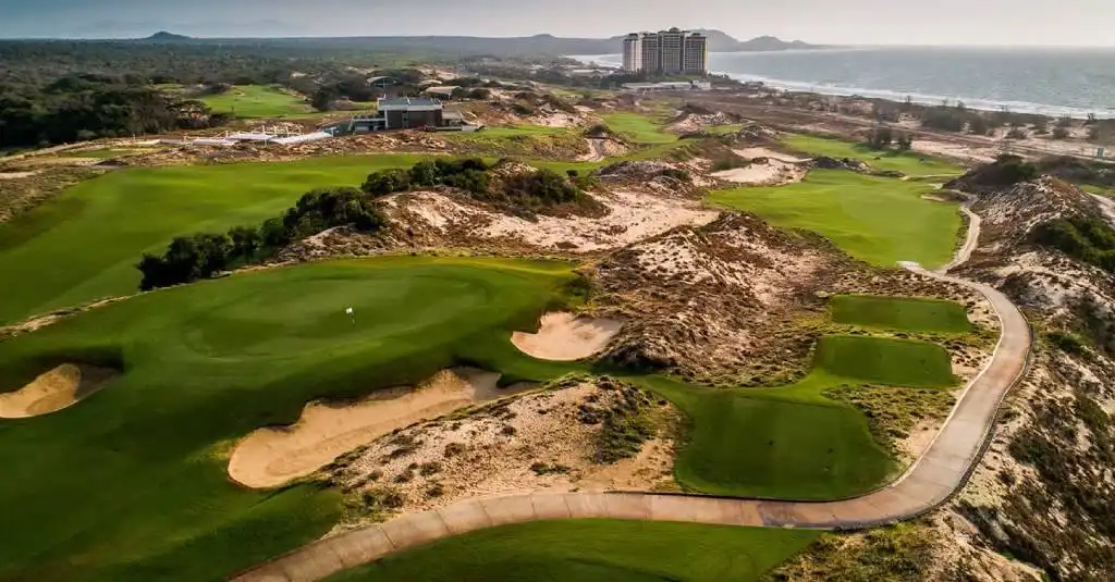 Sân golf Văn Lang Empire là dự án sân golf 36 hố được thiết kế bởi Greg Norman