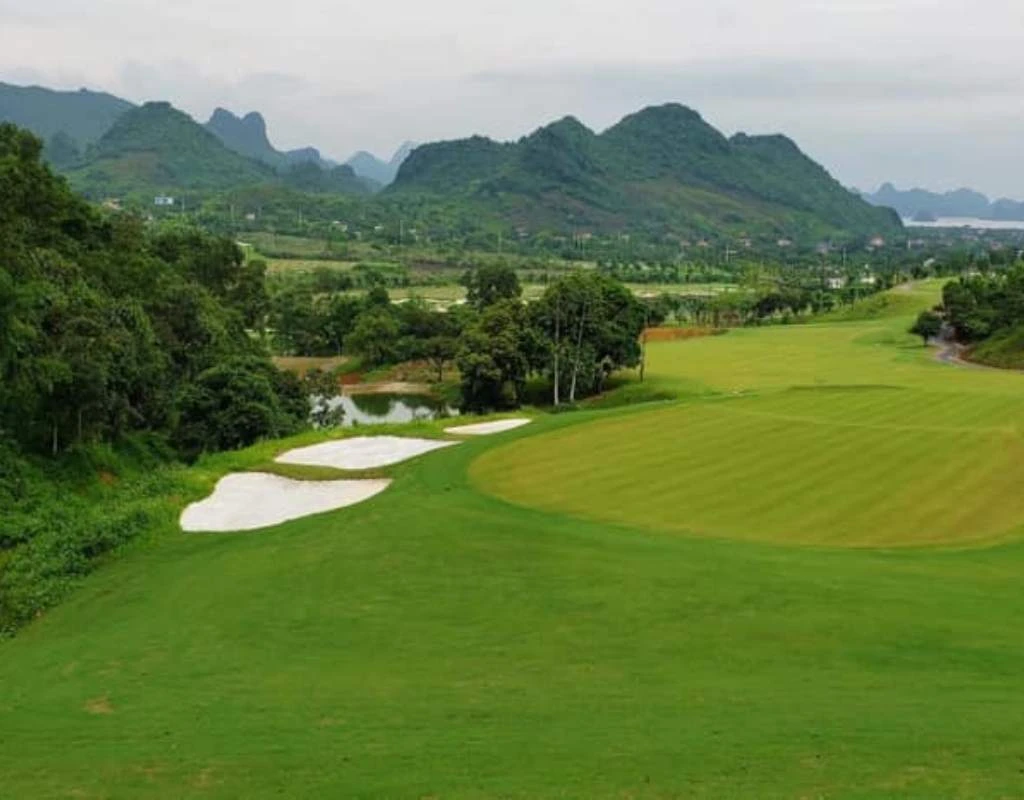 Sân tập golf Thanh Hà Hà Đông với diện tích rộng lớn