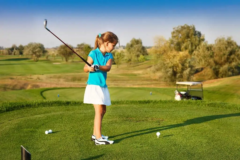 Giày golf giá rẻ không đảm bảo tính năng an toàn cho bàn chân, đặc biệt là với trẻ em
