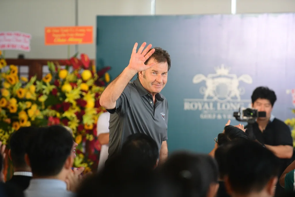 Sir Nick Faldo tại buổi khai trương sân Royal Long An