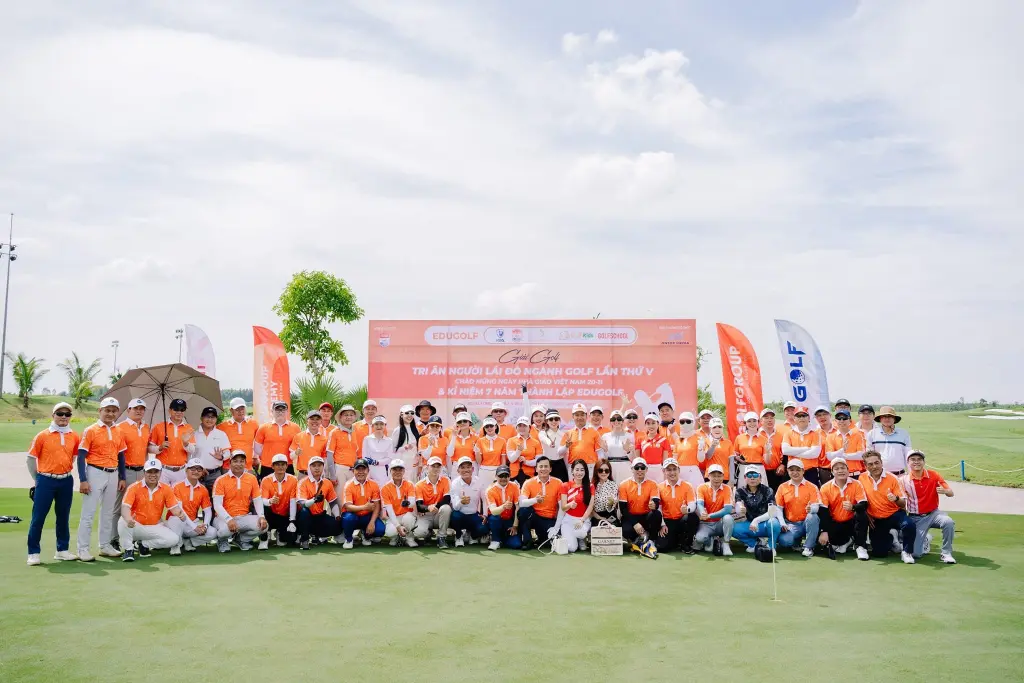 Sân Royal Long An Golf Villas được chọn là điểm tổ chức giải "Người lái đò ngành golf" lần 5