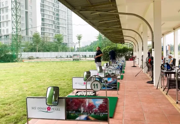 Golfer trải nghiệm sân tập Mỹ Đình