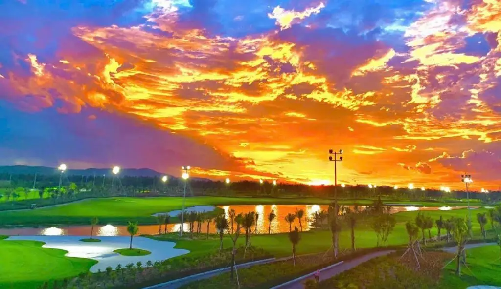 Sân Golf Xuân Thành với vẻ đẹp thơ mộng của một buổi chiều tà
