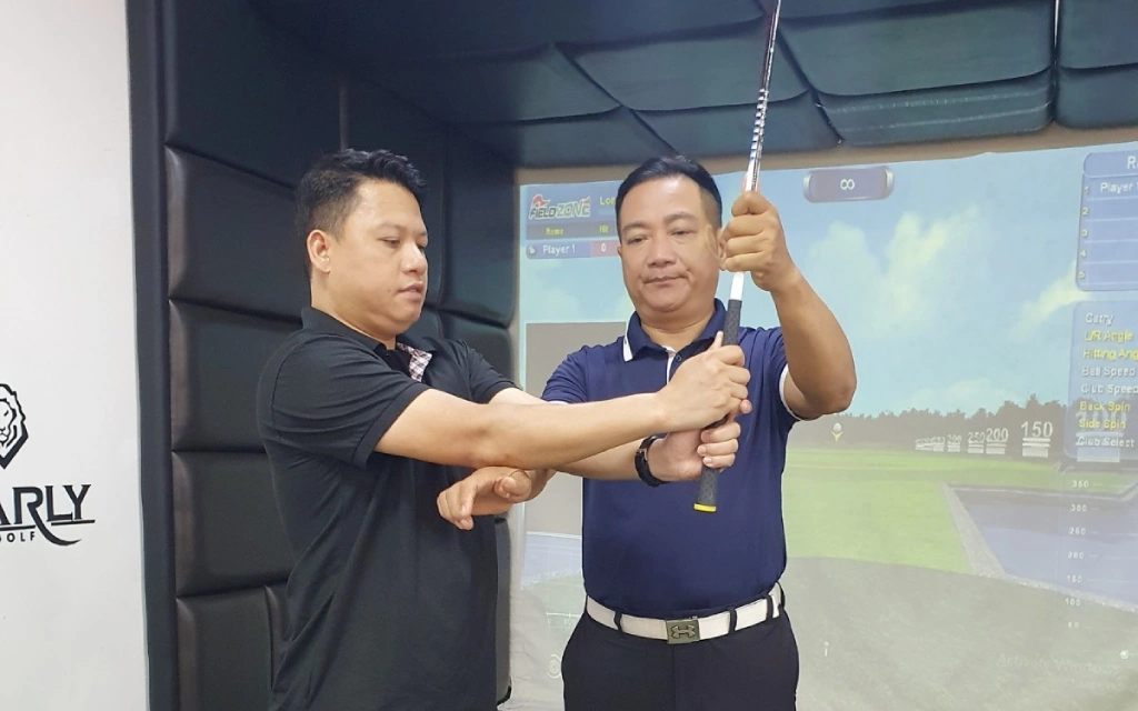 Cuối năm là "thời điểm vàng" để học golf, kịp lên sân sau Tết