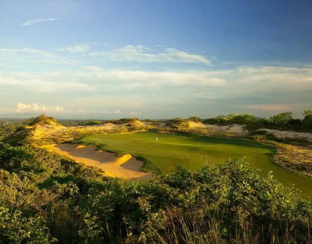 The Bluffs Ho Tram Strip thuộc top sân golf khó tại Việt Nam thử thách kỹ thuật các golfer