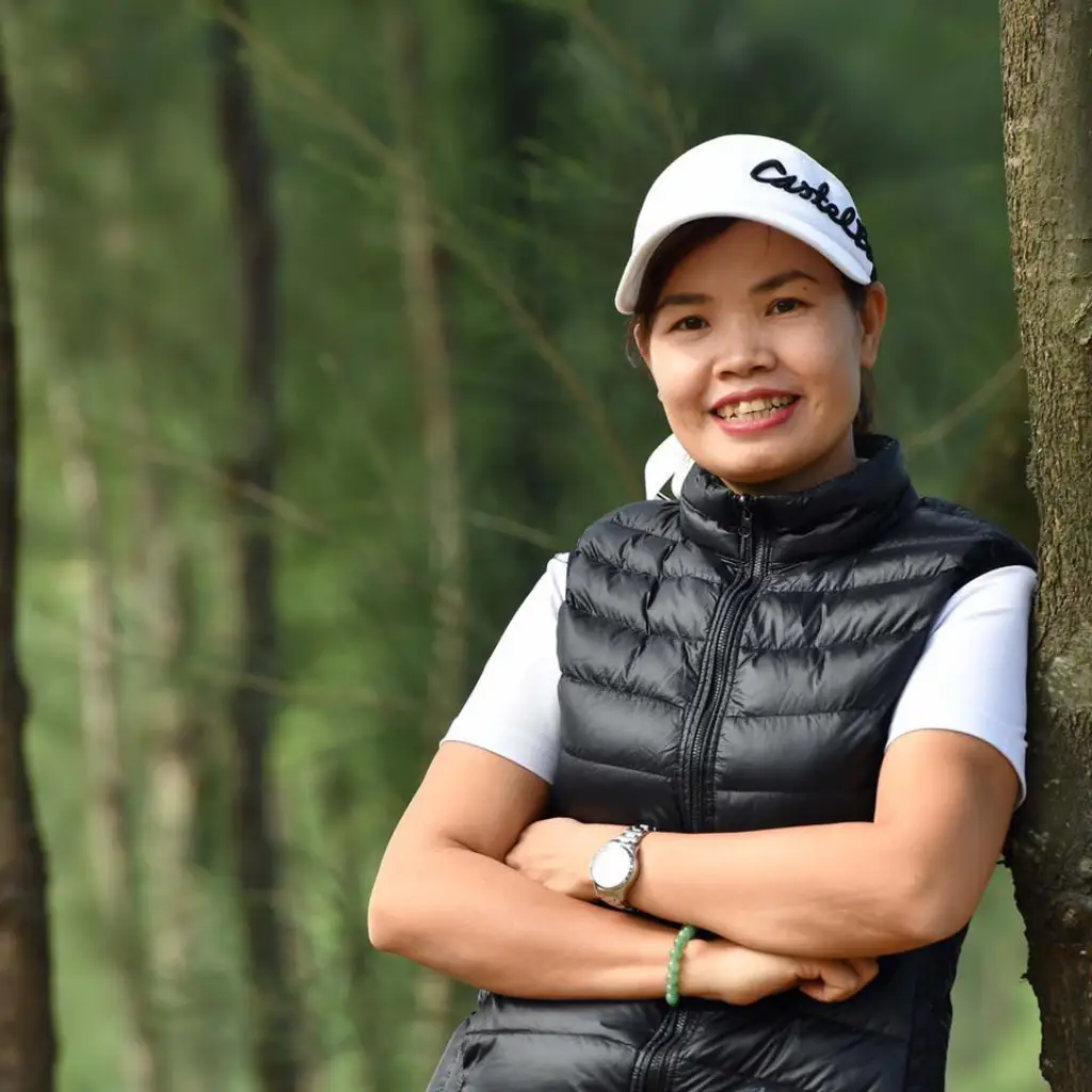 HLV Đồng Thị Nhật bén duyên với golf từ vai trò caddie tại sân Chí Linh