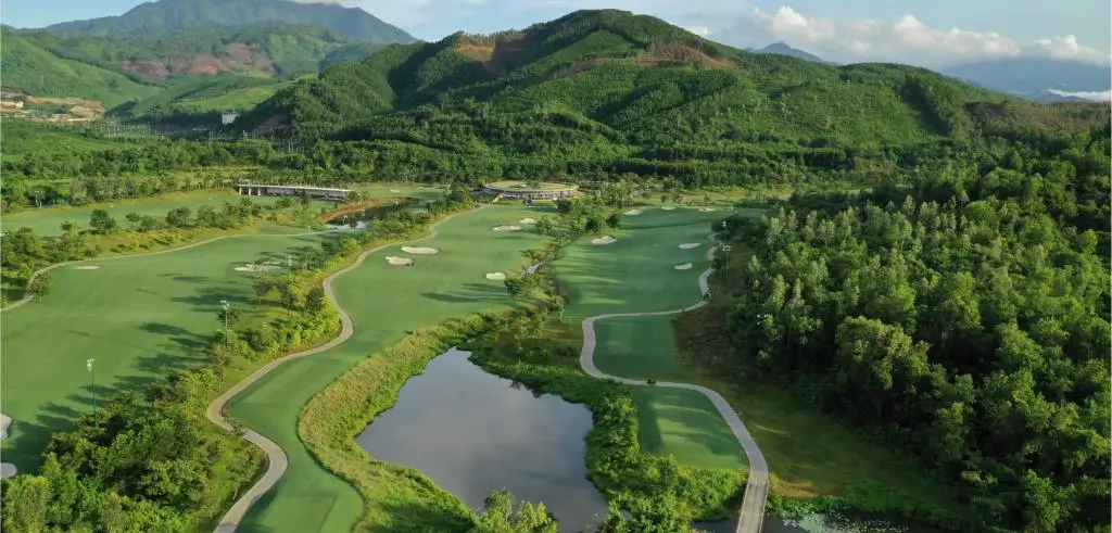 Ngày nay, trải nghiệm sân golf PGA ngày càng dễ dàng.