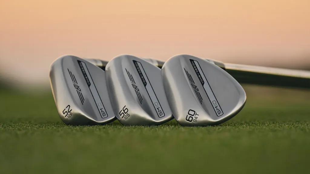 Titleist Vokey SM10 với rãnh Spin Milled TX9 tăng cường khả năng bám và spin