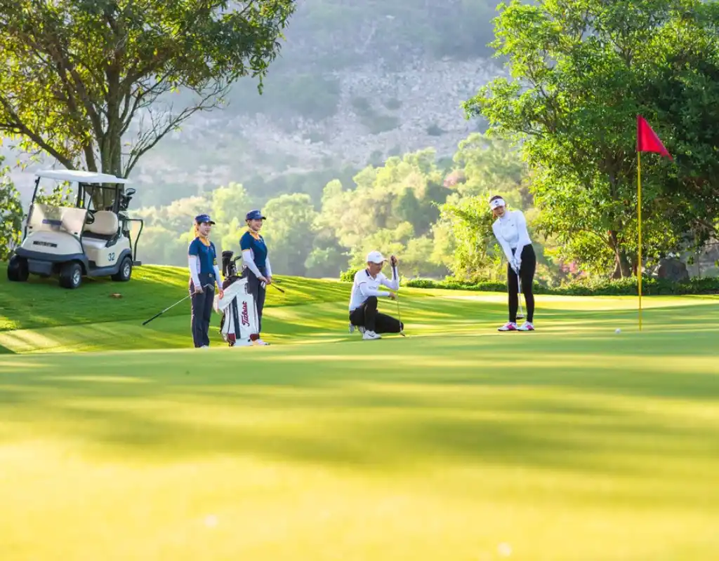 Nhận ưu đãi kèm các dịch vụ đi kèm khi trở thành hội viên sân golf