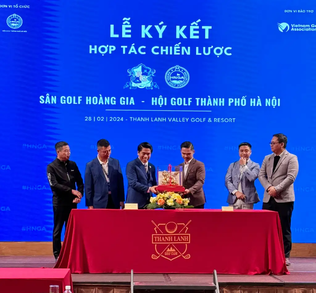 Lễ ký kết hợp tác chiến lược của HNGA và sân golf Hoàng Gia