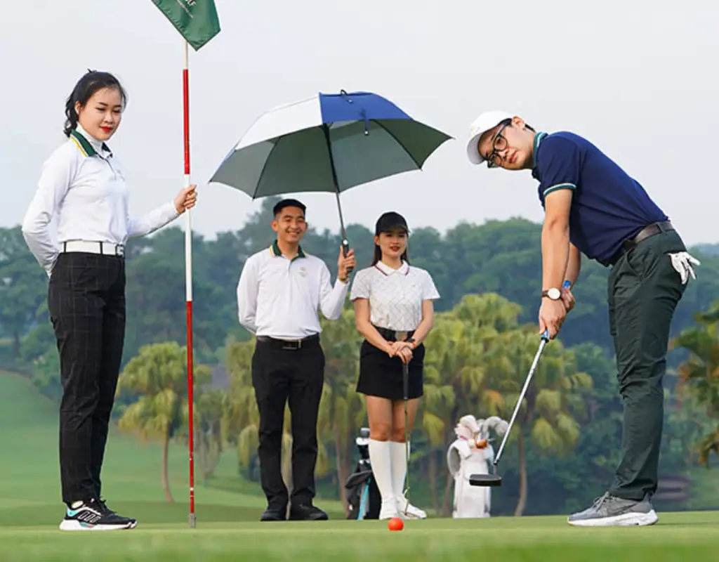 Thể hiện khả năng trong việc thực hiện nhiệm vụ cá nhân và tập thể