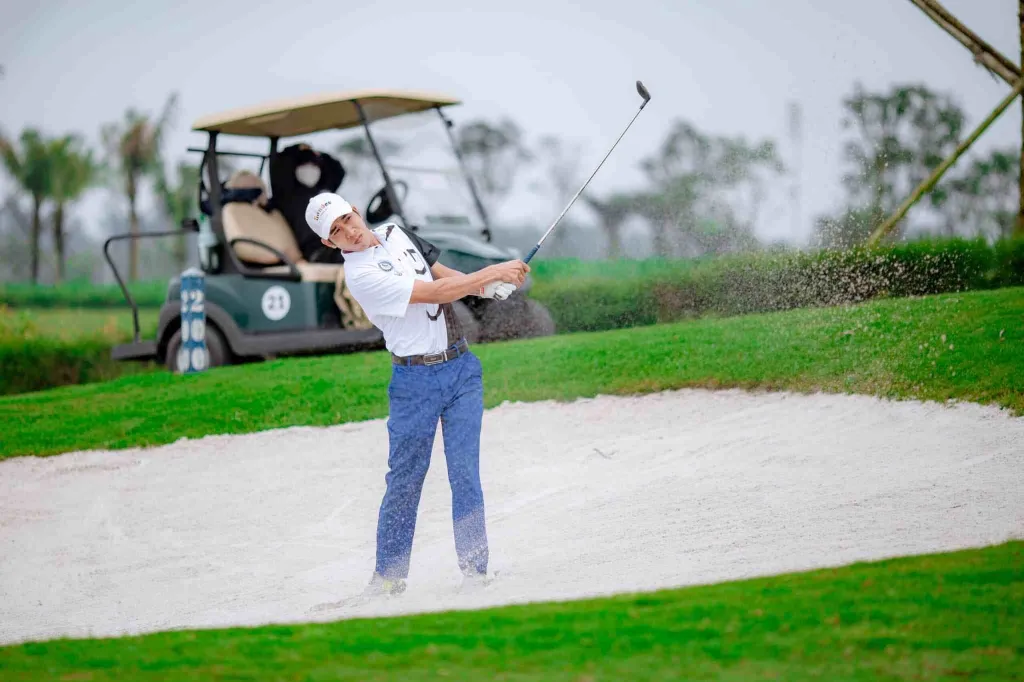 Thầy dạy golf Bùi Văn Hoành - HLV chuyên shortgame golf