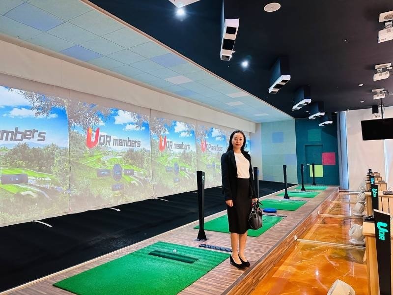 TGĐ Quỳnh Trang tại chuỗi phòng golf 3D Okongolf - Hàn Quốc.
